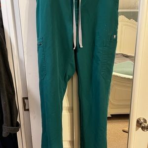 Hunter green Figs Yola